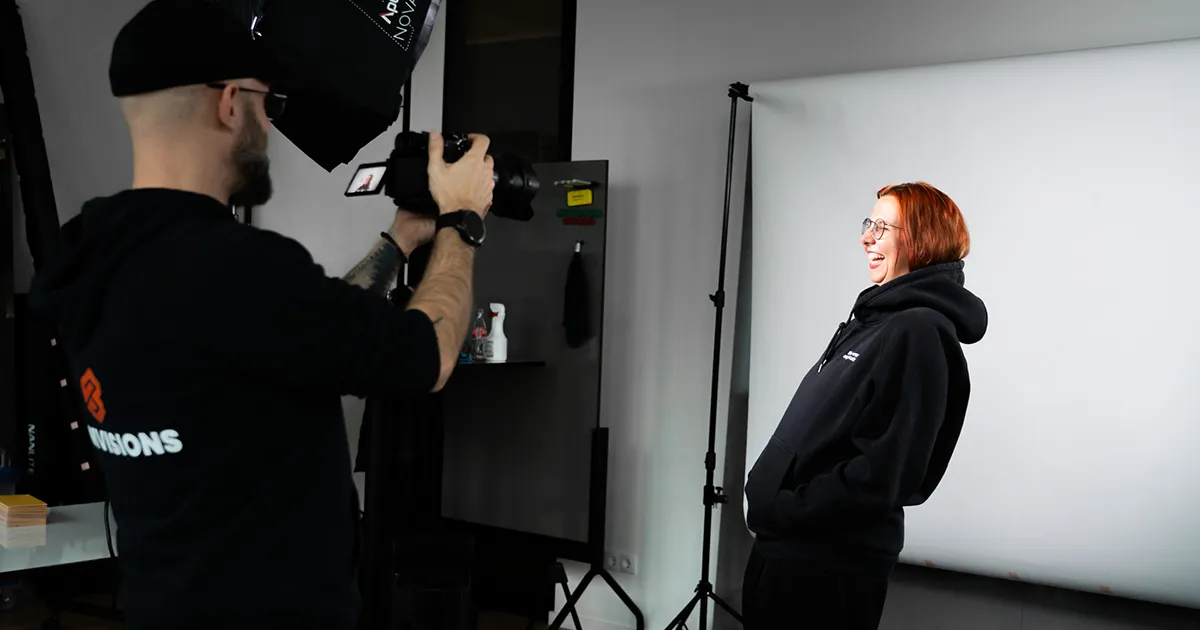 Bornvisions Behind-the-Scenes - Fotoshooting im Studio mit Kamera und Studioleuchten